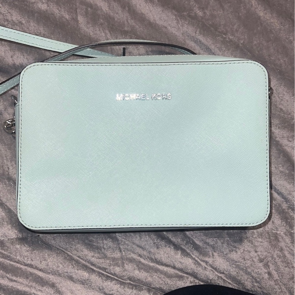 Super cute and the color is so beautiful! It has only been used like 3 times!